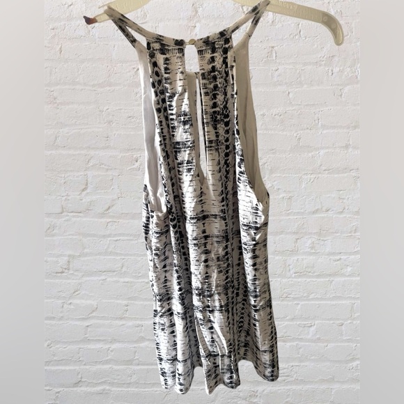 TART Collection Keyhole Tank w/ Built In Bra Sz Small - Picture 3 of 7